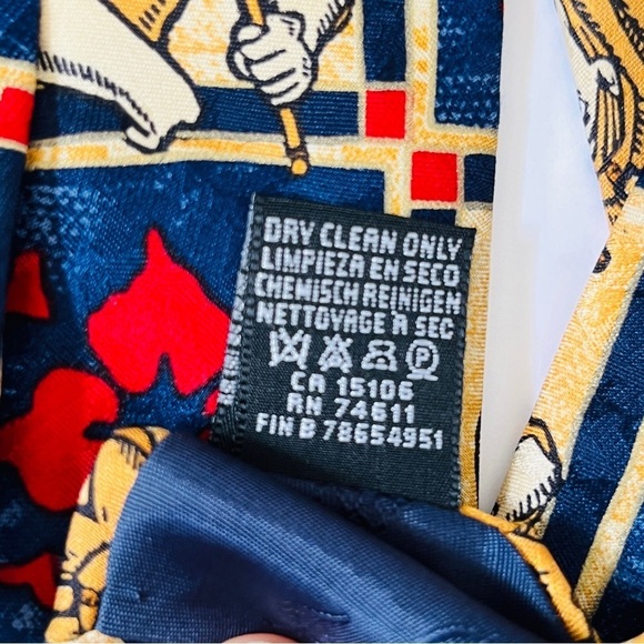 Disney Huntchback of Notre-Dame Novelty Print Tie 100% Silk - Picture 6 of 7